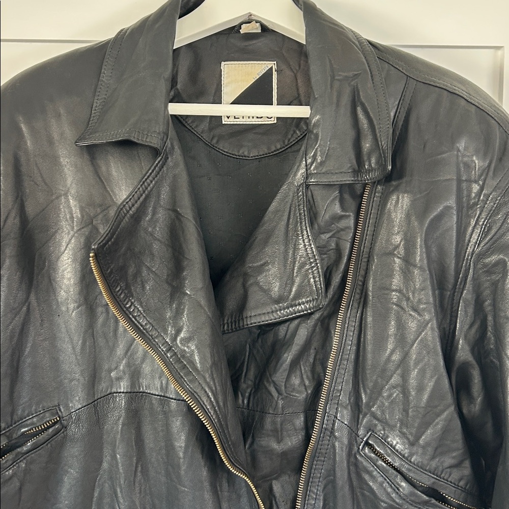 Vintage Black Leather Jacket - Picture 4 of 6